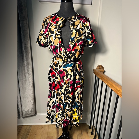 Diane Von Furstenberg Dresses & Skirts - Diane Von Furstenberg Red and Black Flutter Sleeve Wrap Dress